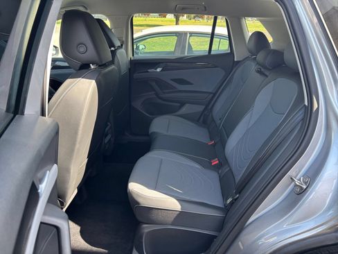 Used 2026 Volkswagen Tiguan SE AWD/4WD image 27