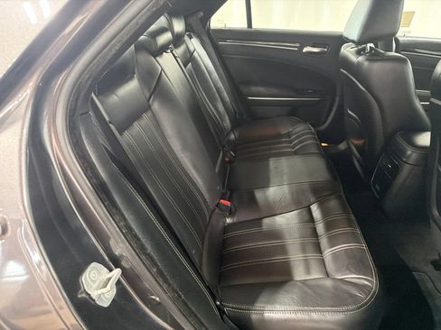 Used 2018 Chrysler 300 S AWD/4WD image 19