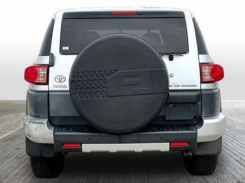 Used 2007 Toyota FJ Cruiser 2WD image 7