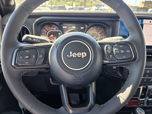 Used 2026 Jeep Gladiator Rubicon AWD/4WD image 16