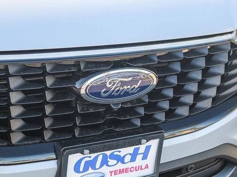 New 2025 Ford Escape SE w/ PHEV Premium Package image 5