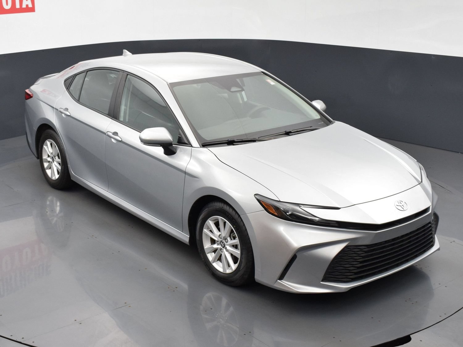 Used 2025 Toyota Camry LE FWD image 22