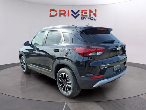 New 2026 Chevrolet TrailBlazer LT w/ Convenience Package FWD image 3