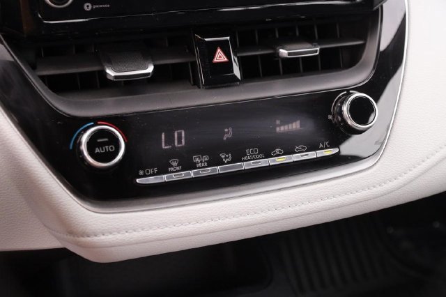 Used 2022 Toyota Corolla SE FWD image 17
