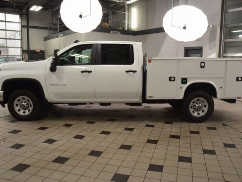 Used 2025 Chevrolet Silverado 3500 W/T w/ WT Convenience Package AWD/4WD image 3