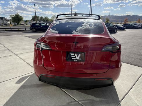 Used 2022 Tesla Model Y Long Range AWD/4WD image 7