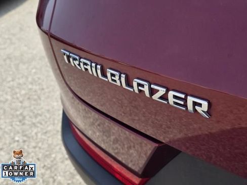 Used 2024 Chevrolet TrailBlazer LT w/ LT Cold Weather Package FWD image 7