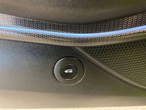 Used 2020 Chevrolet Camaro LT RWD image 31