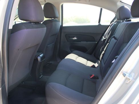 Used 2013 Chevrolet Cruze LT image 8