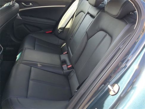 Used 2025 Genesis G70 2.5T image 43