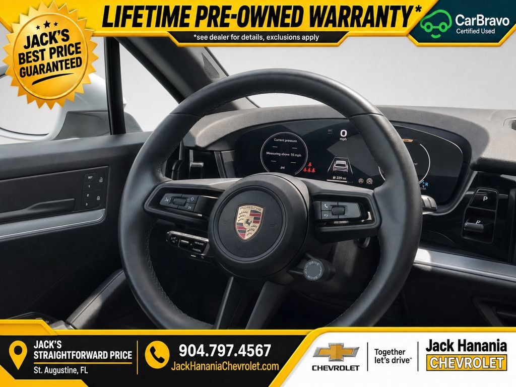 Used 2024 Porsche Cayenne AWD/4WD image 23