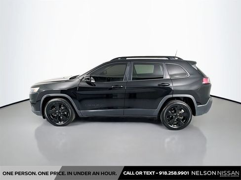 Used 2019 Jeep Cherokee Latitude Plus FWD image 8