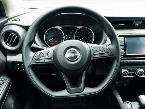 New 2025 Nissan Kicks Play S image 11