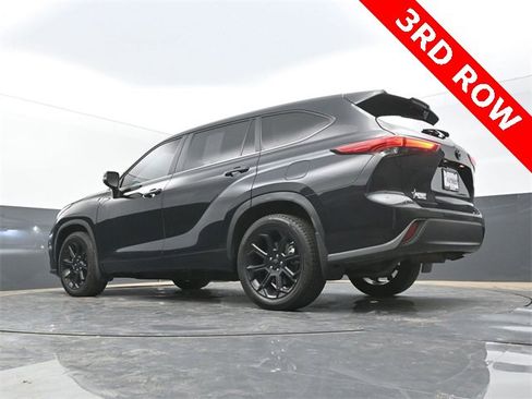 Used 2023 Toyota Highlander L image 45