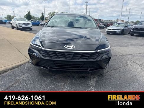 Used 2025 Hyundai Elantra Sport FWD image 8