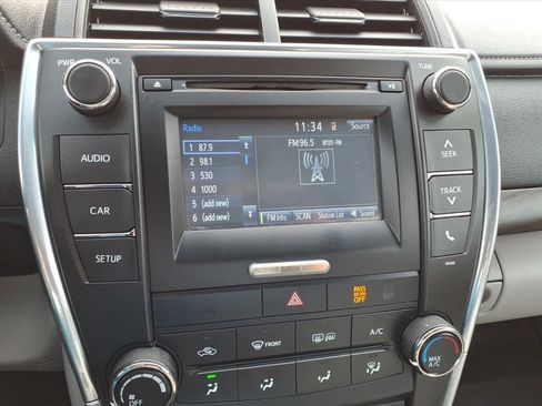 Used 2015 Toyota Camry LE image 16