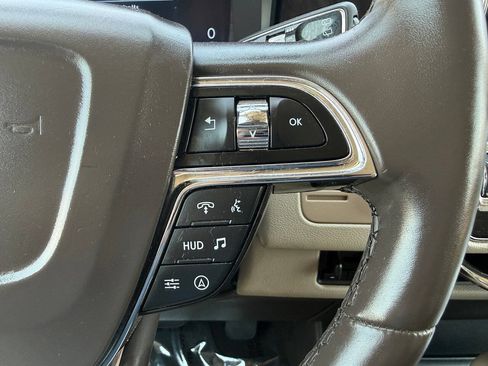 Used 2022 Lincoln Navigator Reserve AWD/4WD image 39