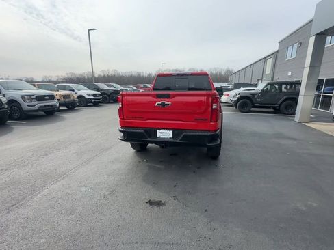Used 2025 Chevrolet Silverado 1500 ZR2 w/ Technology Package image 9