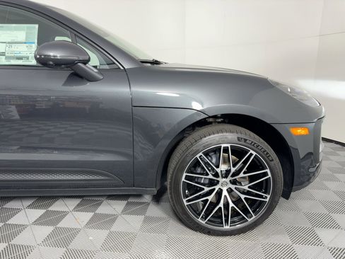 Certified 2026 Porsche Macan image 12