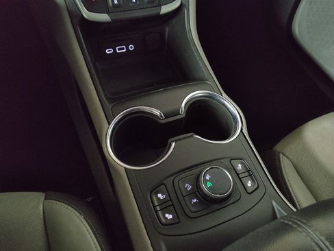 Used 2023 GMC Terrain SLT image 26