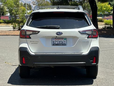 Used 2022 Subaru Outback AWD/4WD image 4