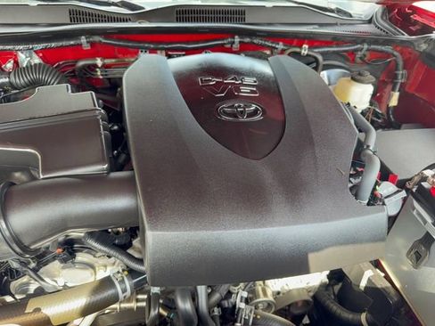 Used 2022 Toyota Tacoma TRD Sport w/ Technology Package RWD image 34