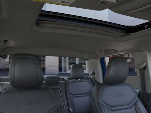 New 2025 Ford Maverick Lobo image 12