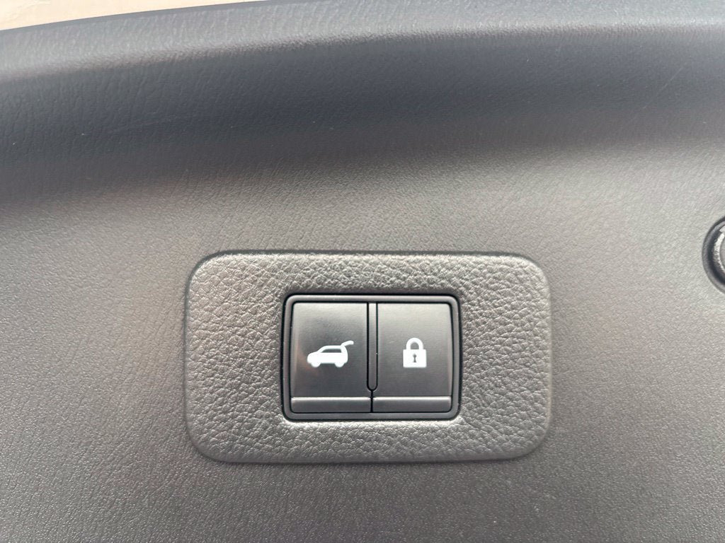 Used 2021 Nissan Armada Platinum w/ Captain's Chairs Package AWD/4WD image 31