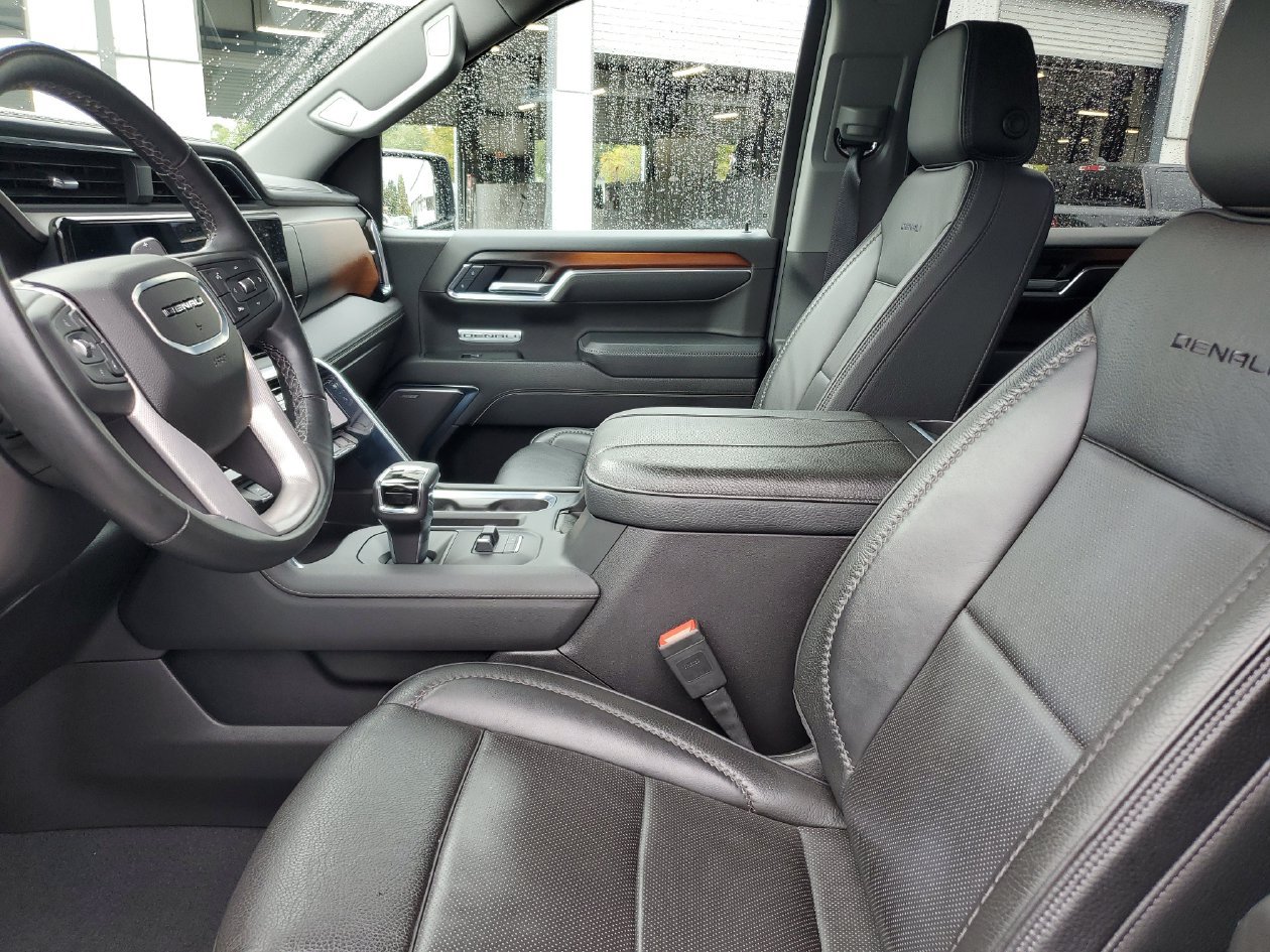Used 2025 GMC Sierra 1500 Denali w/ Technology Package AWD/4WD image 19
