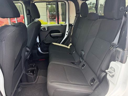 Used 2021 Jeep Gladiator Sport AWD/4WD image 12
