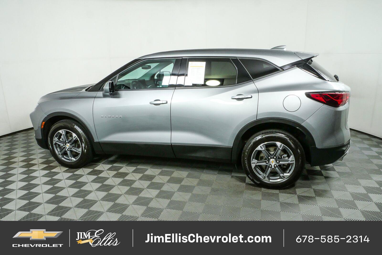 Certified 2025 Chevrolet Blazer LT AWD/4WD image 28