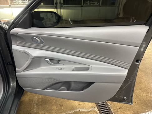 Used 2025 Hyundai Elantra Sport image 38