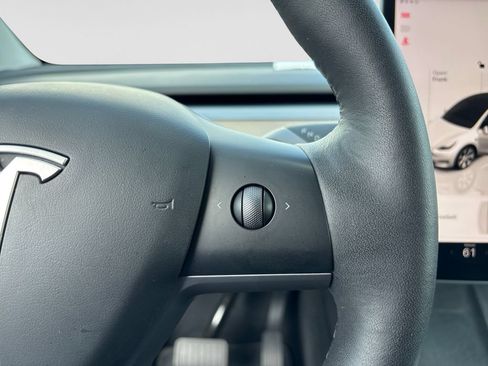 Used 2023 Tesla Model Y AWD image 27