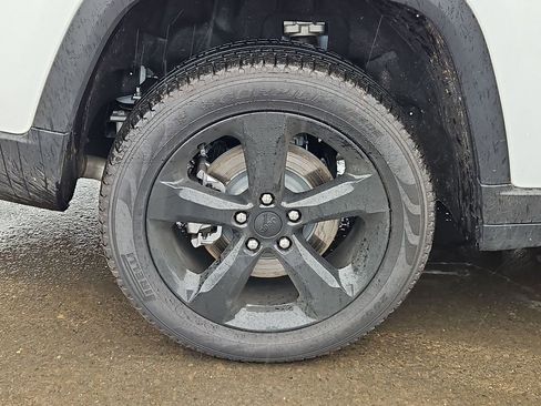 New 2025 Jeep Grand Cherokee L Limited w/ Black Appearance Package image 9