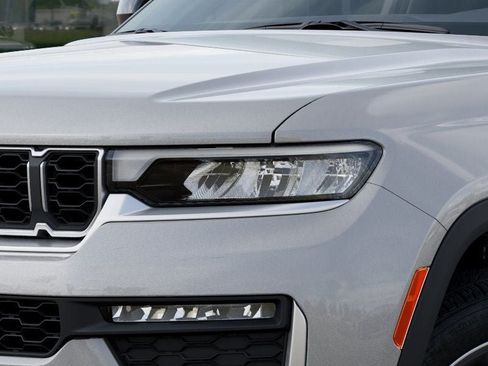 New 2026 Jeep Grand Cherokee Limited AWD/4WD image 10