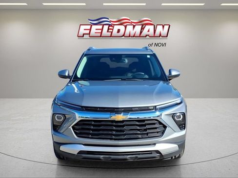 Used 2025 Chevrolet TrailBlazer LT w/ Convenience Package FWD image 9