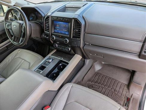 Used 2020 Ford Expedition Limited image 22