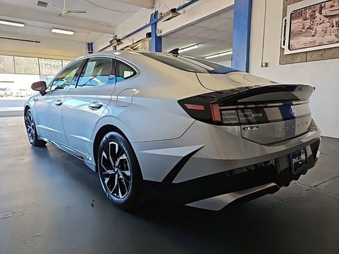 Used 2025 Hyundai Sonata SEL FWD image 8