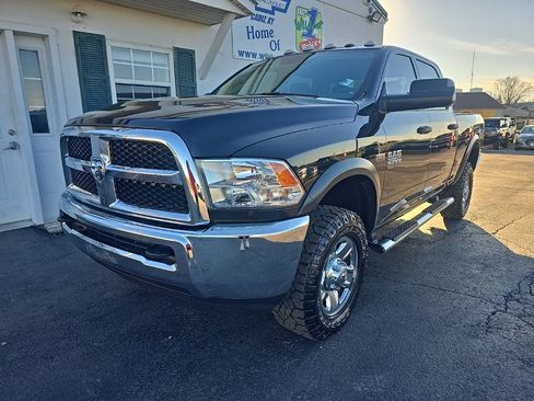 Used 2018 RAM 2500 Tradesman w/ Chrome Appearance Group image 3