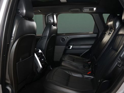 Used 2020 Land Rover Range Rover Sport HSE Dynamic image 12