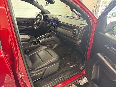 Used 2024 Chevrolet Colorado Trail Boss w/ Advanced Trailering Package AWD/4WD image 9