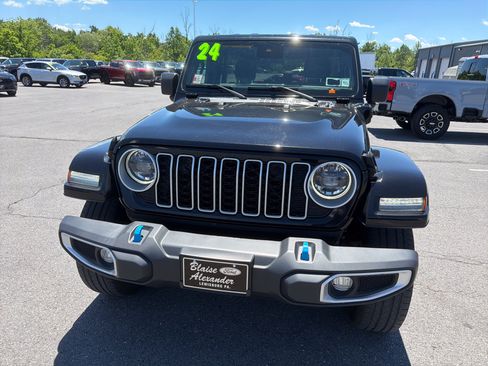 Used 2024 Jeep Wrangler Unlimited Sahara w/ Safety Group AWD/4WD image 9