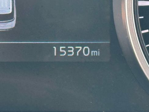 Used 2024 Kia Carnival LX image 25