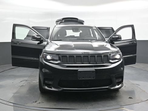 Used 2020 Jeep Grand Cherokee SRT w/ Trailer Tow Group IV AWD/4WD image 52