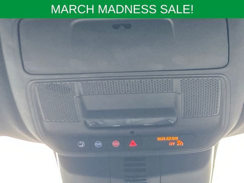 Used 2025 Chevrolet Traverse Z71 image 17