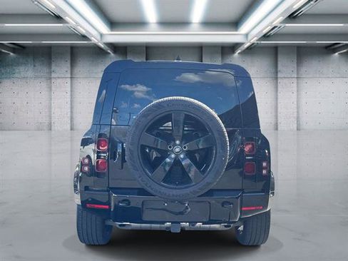 Used 2024 Land Rover Defender 110 X-Dynamic SE AWD/4WD image 27