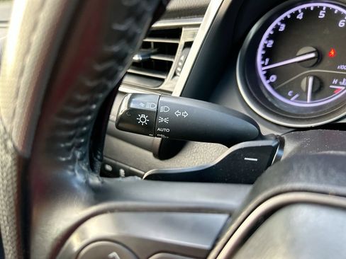 Used 2021 Toyota Camry SE FWD image 20