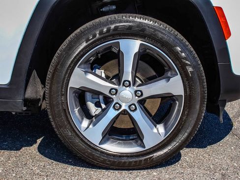 Used 2023 Jeep Grand Cherokee 4WD 4xe image 7