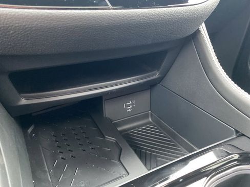 New 2026 Chrysler Pacifica Limited w/ S Appearance Package image 32