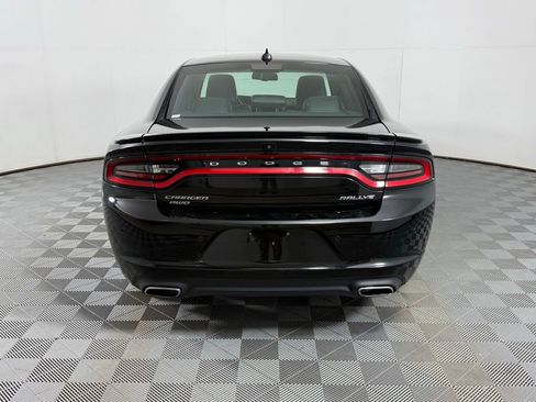 Used 2017 Dodge Charger SXT w/ AWD Plus Group image 10